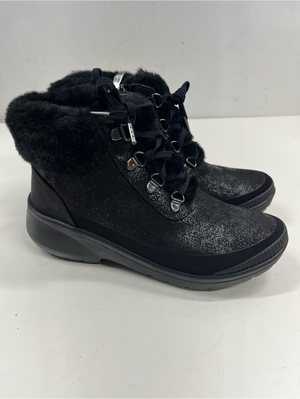 New Bzees Keeper Faux Fur Lined Boots in Black Size 6